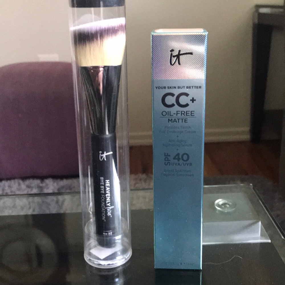 BN ItCosmetics Foundation and Brush